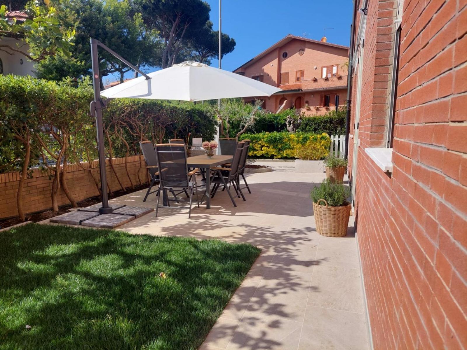 Casa Del Sole Apartments With Garden Marina Di Pisa Eksteriør billede